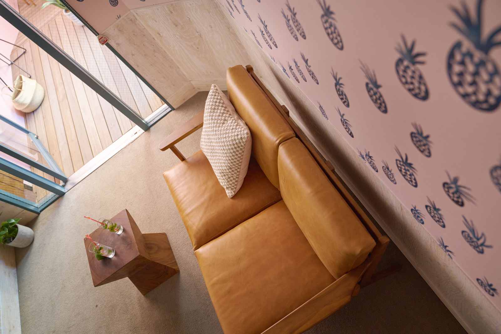 スツール 椅子 チェア ローチェア サイドテーブル 台形面 天然木 古材 北欧 モンキーポッド ウッド 小物置き 花台 フラワースタンド おしゃれ インテリア リビング 玄関